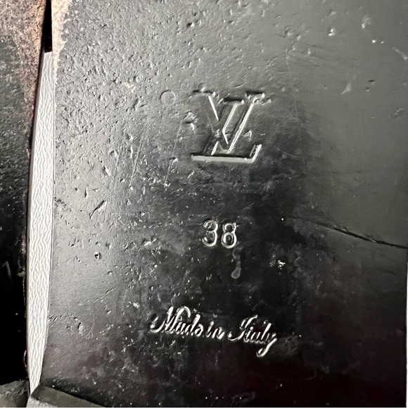 LOUIS VUITTON | LV Monogram Gold Lock It Flat Mule Sandals Slides EU 38 - Picture 11 of 11